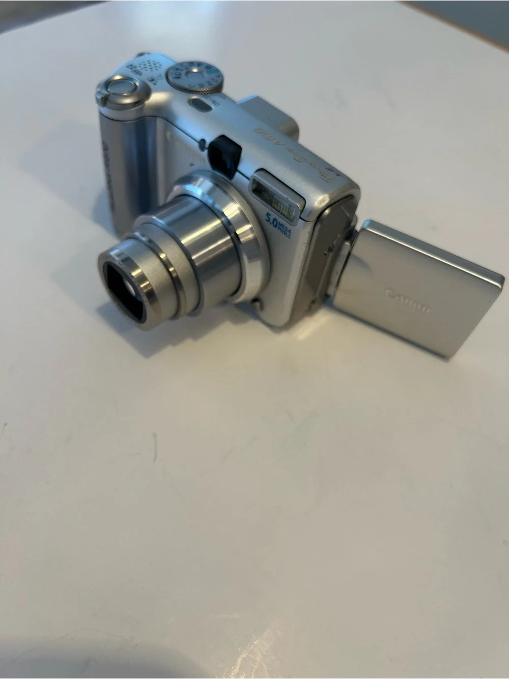 Canon Silver PowerShot A610 Compact Camera with Extended Zoom